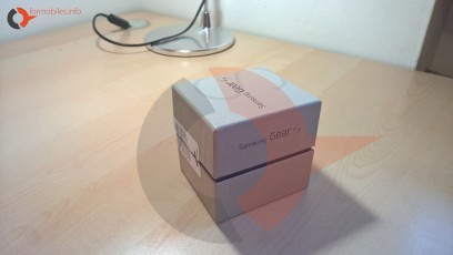 Samsung Gear S box (1)