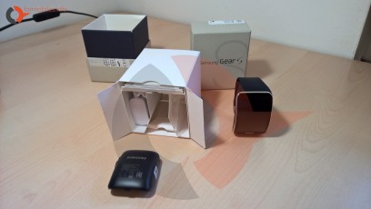 Samsung Gear S box (2)