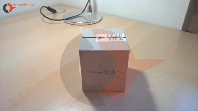 Samsung Gear S box (3)